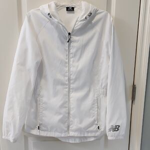New Balance White Utility Jacket with Hood and Relaxed Fit